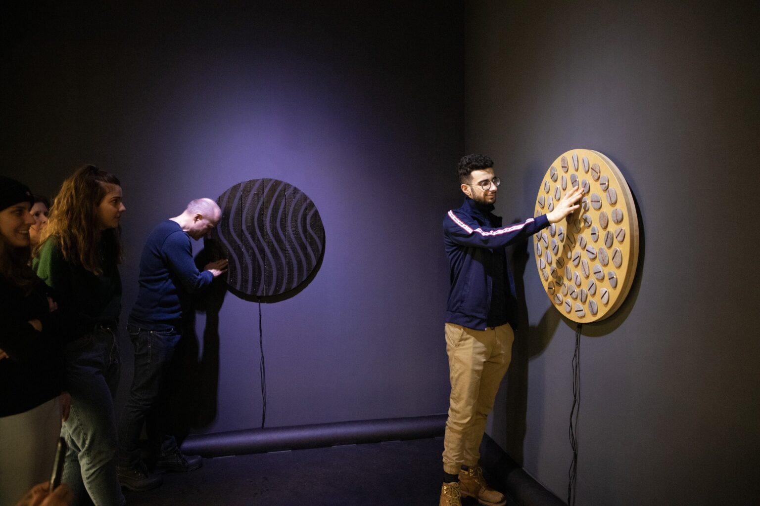 Conversation with Falling Spheres de ULO, 2020